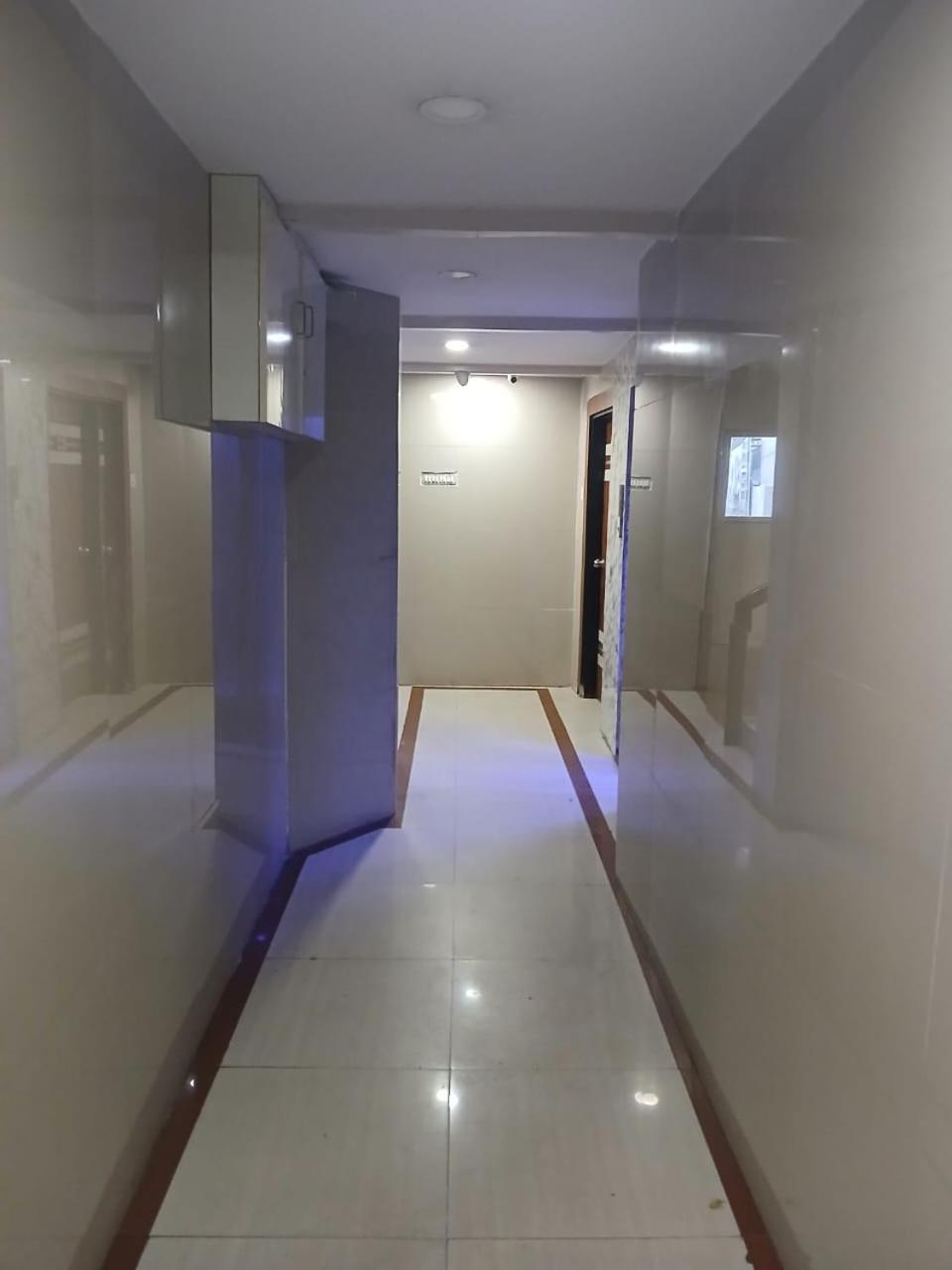 Blossoms Room Hotel Alekhya Residency- Luxury Lollection 하이데라바드 외부 사진