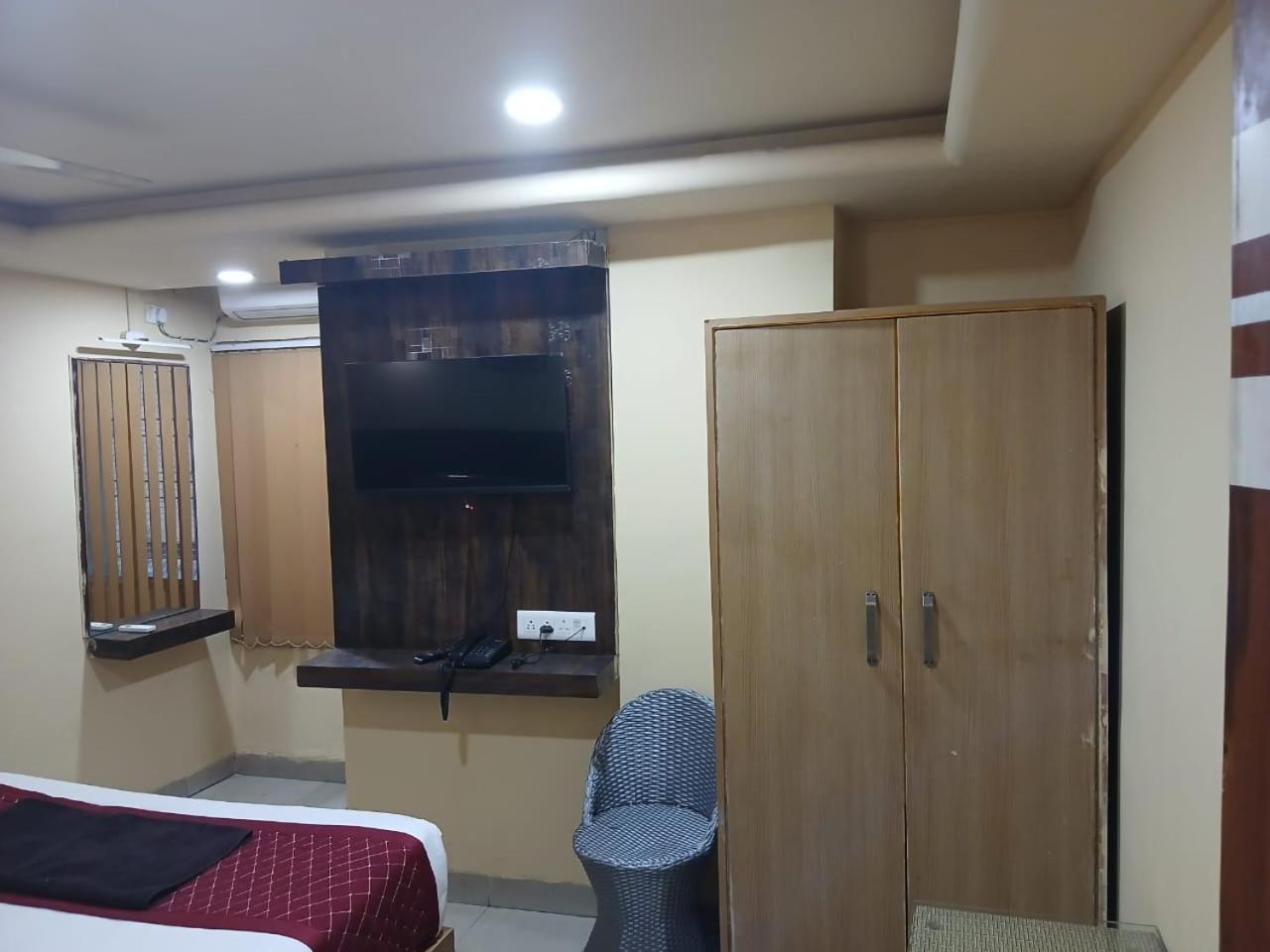 Blossoms Room Hotel Alekhya Residency- Luxury Lollection 하이데라바드 외부 사진